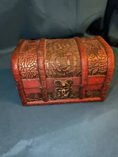 Vtg 5.5 In L Small Treasure Chest Style Trinket Box