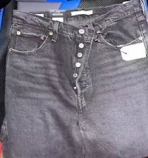 BRAND NEW LEVI’s Jeans NEVER WORN (only tried on).