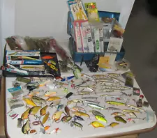 Vintage Estate Lot FISHING Lures~Worms~Hooks~OLD PAL Tackle Box~DAIWA Reel & Etc