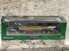 Greenlight Gooseneck Trailer Black With Red & White Conspicuity Stripes 1/64