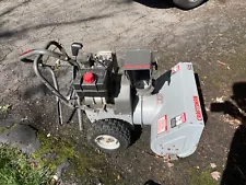 *PICKUP ONLY* Craftsman TRACK Gas SnowBlower 5/22 Outdoor