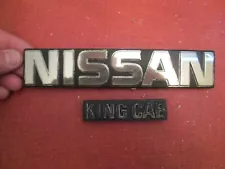 Nissan Fender Emblem 1985 1986 King Cab Badge Truck Hardbody Pickup