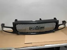 2001 to 2006 GMC Yukon Denali Front Upper Chrome Grille Grill 4548R DG1 (For: 2006 GMC Yukon Denali)