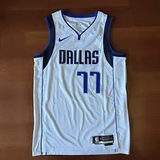 Dallas Mavericks. Luka Doncic #77 Jersey Size XL White