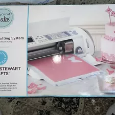 ) White Cricut Cake Decorating Full Size Electronic Cutting Machine euc