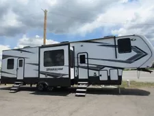 Fifth Wheel RV’s used for sale