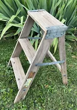 VTG WOODEN 2 FOOT 22" STEP LADDER Stool PRIMITIVE RUSTIC FARMHOUSE Plant USA