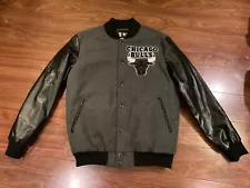 CHICAGO BULLS NBA Leather Sleeve Letterman VARSITY Jacket Medium Gray Black