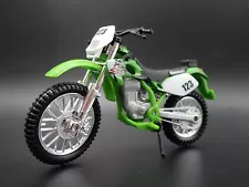 KAWASAKI KLX 250SR DIRT BIKE MOTORCYCLE 1/18 SCALE DIORAMA DIECAST MODEL BIKE