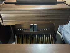 Allen Digital Computer Organ w/ 32-Note Concave Pedalboard and Bench!