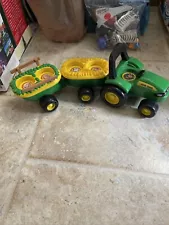 TOMY John Deere Hayride Tractor Plastic Farm Animal Sounds Pull Kids Toy Works