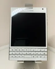 BLACKBERRY PASSPORT Q30 -WHITE- 32GB (Unlocked) +-SUPER PHONE- ON SALE-- !!