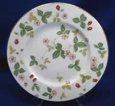 ROYAL DOULTON WILD STRAWBERRY 10.75"DIA DINNER PLATE