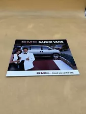 1985 GMC SAFARI VANS DEALER SHOWROOM SALES BROCHURE CATALOG GUIDE BOOKLET