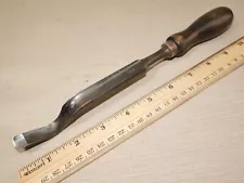 Old Tools Vintage D.M. Co. 9/16" No. 5 sweep short bent wood carving gouge