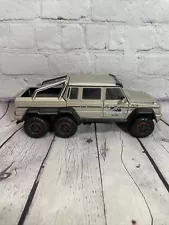 Jurassic World 97080 Mercedes-Benz G 63 AMG 6x6 Die Cast Vehicle 1:24 Truck Jada