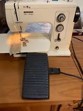 Bernina Matic Electronic 801 with power cord, pedal and case, etc. Works Great!