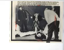 NEW YORK YOUTH GANG VINTAGE ORIGINAL PHOTO 1960 SCARCE BURGLARY BROOKLYN