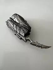 Hot Toys 1/6 MMS09 Alien vs Predator Scar Predator Wrist Blade Gauntlet