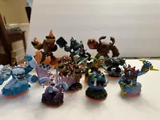 Lot of 12 Skylanders Giants (original, series 1,2 lightcor) + 3 original figures