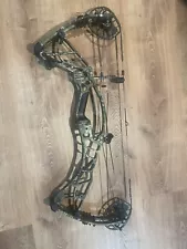 Hoyt Axius Alpha. 55-65 Lb Draw Weight