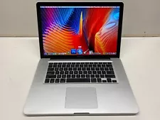 Silver Color Apple MacBook Pro 15 Inch 2011 Tabeltop Laptop