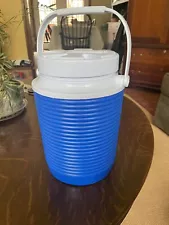 Rubbermaid Victory Jug 1 Gallon Beverage Cooler NWOT Blue