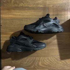 Size 7.5 - Nike Air Huarache Run Triple Black - 634835-012