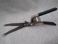 Vintage Grass Yard Clipper Cutter Trimmer