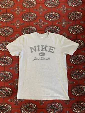 Nike T-shirt for sale men’s size large standard fit