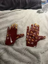 College Football Gloves USC Very Rare Little Logo Size Xl