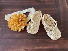 Handmade￼ crochet Beige shoes Sz 0-6 months + Headband