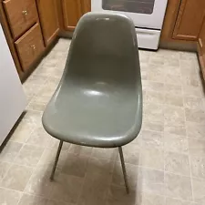 Eames Herman Miller Original Vintage Fiberglass Shell Chair Sea Foam Green MCM