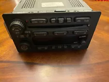 03 04 05 06 GMC/ Chevy Suburban Radio AM FM Disc 6 CD Player 25753974