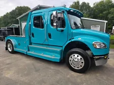 2021 Freightliner Laredo Hauler Truck M2 106