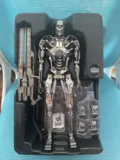 Hot Toys Terminator T-800 Endoskeleton 12-Inch Action Figure - Read