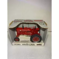 Ertl Farmall Super M-TA Tractor Special Edition, Wide Front, Diecast 1/16 USA