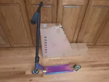 UrbanArtt Primo Complete Scooter (Oil Slick / Rainbow)