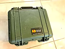 Pelican 1300 Case Waterproof Lockable Protective Gear Camera / Gun Case