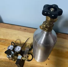 CO2 Regulator and 2.5lb CO2 Tank for Aluminum