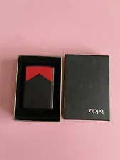 COLLECTIBLE 1996 MARLBORO RED ROOF BLACK ZIPPO LIGHTER. MADE IN USA.