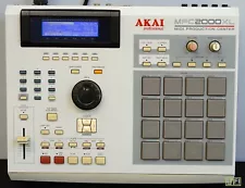 Akai MPC2000XL MIDI Production Center Sampler Sequencer Drum Machine CF & Screen