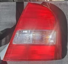 1999-2003 MAZDA PROTEGE: Right (passenger) Tail Light Assembly w/ Bulbs/Sockets (For: 1999 Mazda Protege)