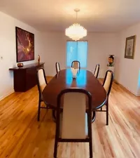 SOLID ROSEWOOD DINING ROOM SET – EXTENDABLE TABLE, HUTCH, AND CHAIRS