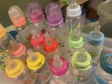 Lot of 17 Baby Bottles 4 with Caps 17 Nipples Flows Varyð¤ Mostly Evenflo Nice