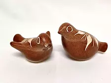 PAIR OF STRAWBERRY HILL POTTERY WERKSHOP 4.5" & 5" BIRD FIGURINES