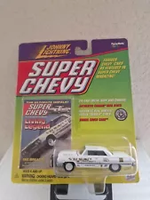 Johnny Lightning 1963 Impala Z-11 Super Chevy Old Reliable M2