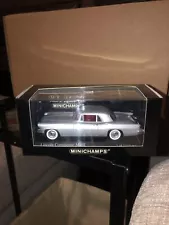 MINICHAMPS LINCOLN CONTINENTAL MK II 1956 SILVER 1/43 400 082301