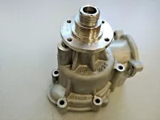 EXCELLENT BRAND NEW GENUINE GERMAN LASO BMW M3 WATER PUMP