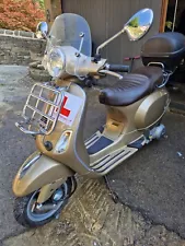 Vespa LX 125 Scooter